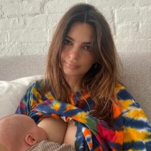 15+ Celebrity Moms Who Proudly Normalize Breastfeeding in Public